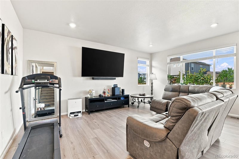 9140 Pitkin St, Commerce City, CO 80022