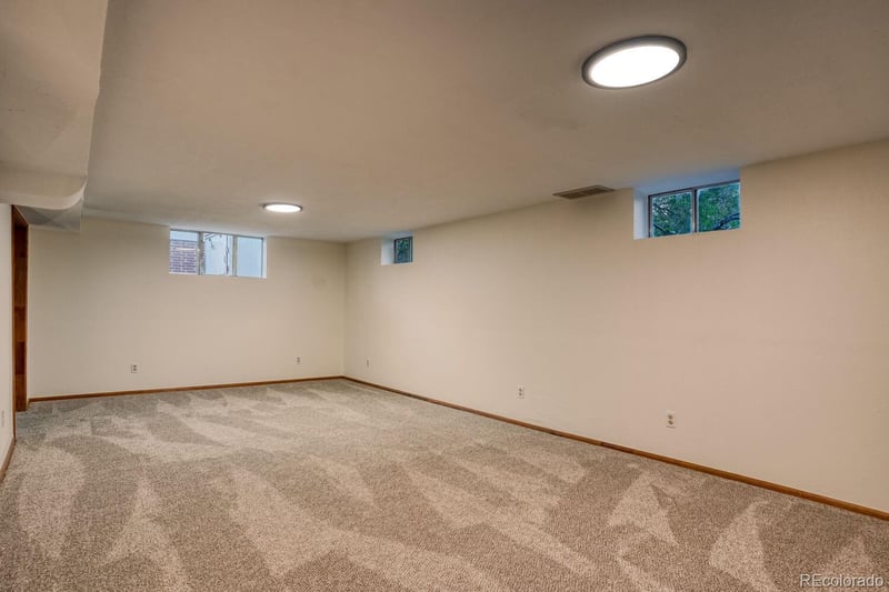 345 S Lee St, Lakewood, CO 80226