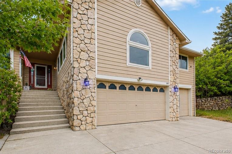 395 Dawson Ct, Castle Rock, CO 80104