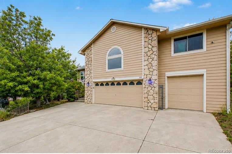 395 Dawson Ct, Castle Rock, CO 80104