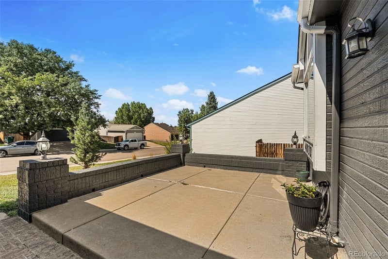 4832 Genoa St, Centennial, CO 80015