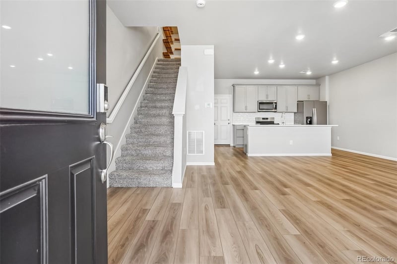 22160 8th Ave, Aurora, CO 80018