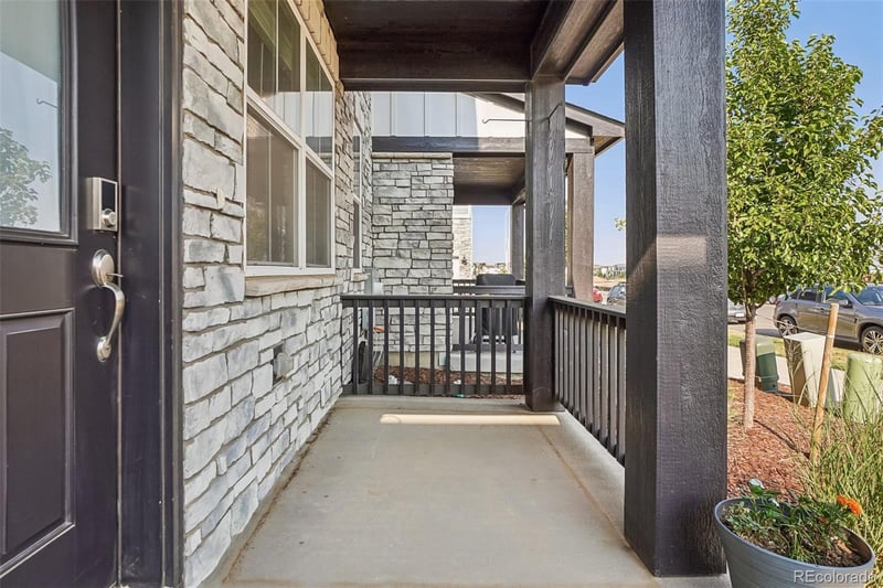22160 8th Ave, Aurora, CO 80018