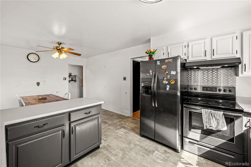 1528 Alexander Cir, Pueblo, CO 81001