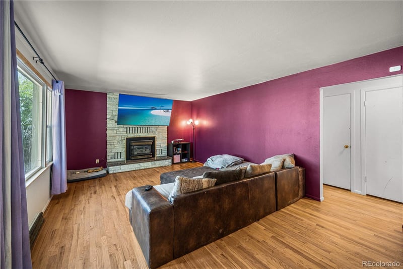 1528 Alexander Cir, Pueblo, CO 81001
