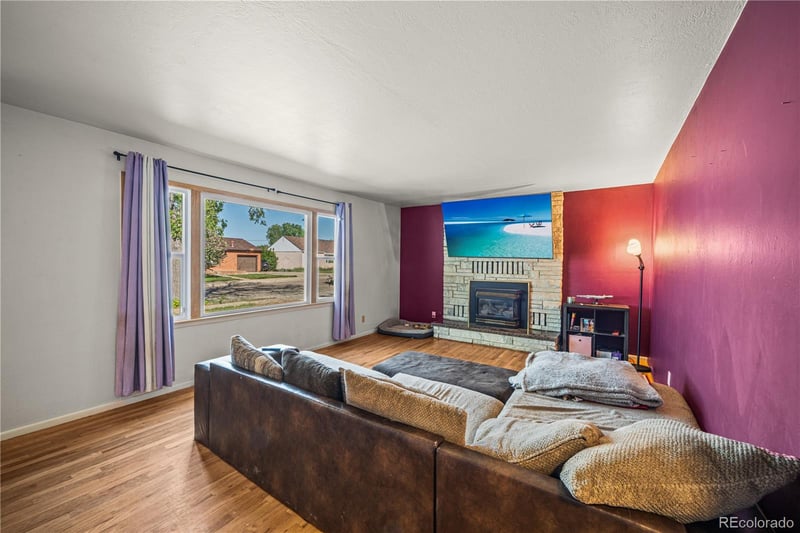 1528 Alexander Cir, Pueblo, CO 81001