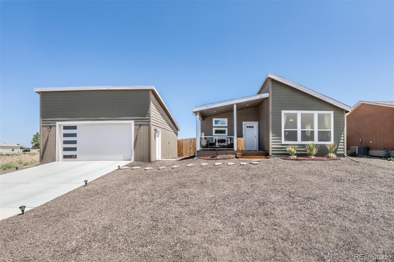 279 Acorn Dr, Pueblo West, CO 81007