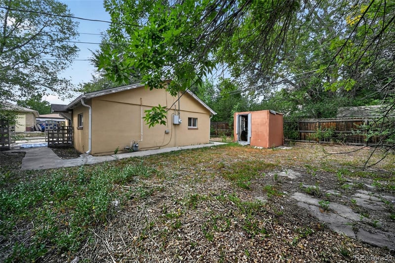 225 Holland St #B, Denver, CO 80226