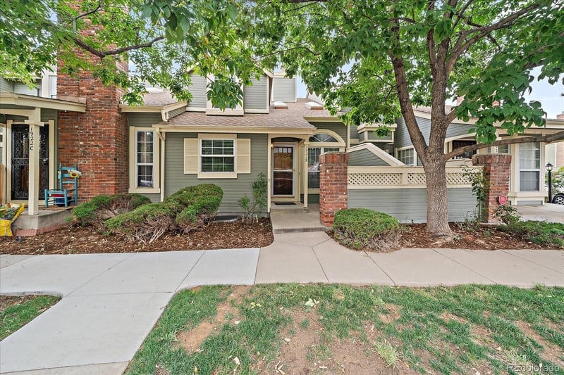 1922 S Hannibal Ct #B, Aurora, CO 80013
