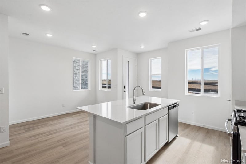 24121 E 30th Pl, Aurora, CO 80019