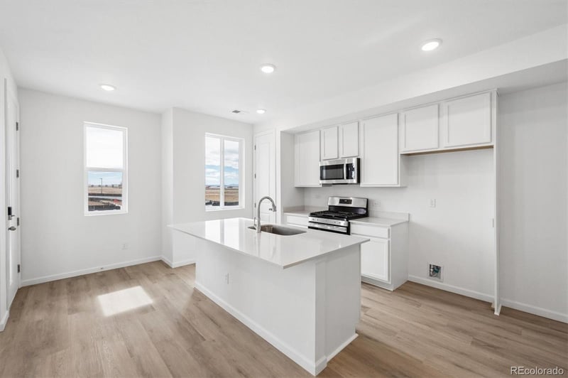 24121 E 30th Pl, Aurora, CO 80019