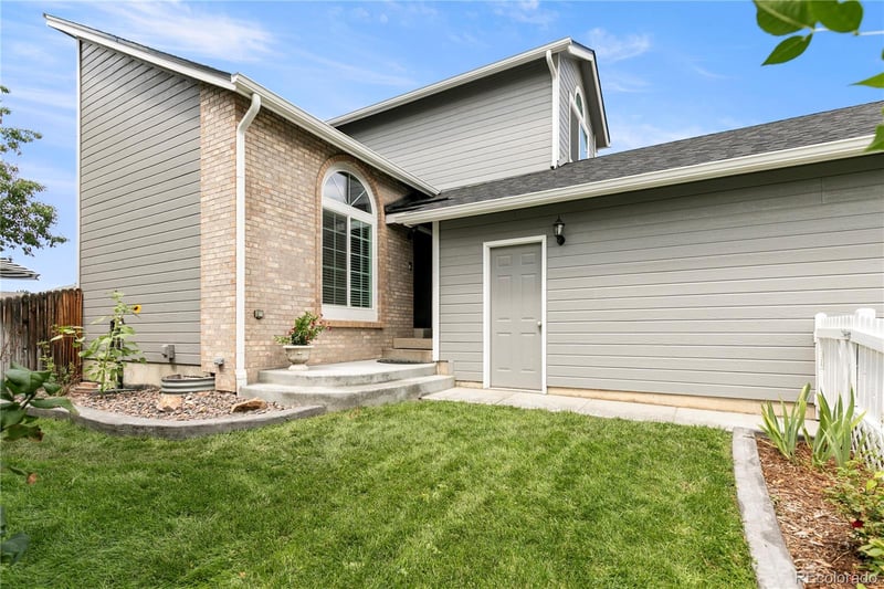 633 Walden Ct, Littleton, CO 80126
