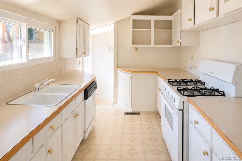 2827 S Cherokee St, Englewood, CO 80110