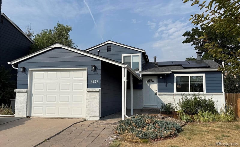 4229 Pitkin St, Aurora, CO 80013