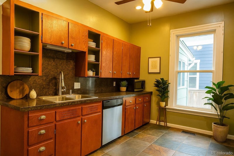 637 Sherman St, Denver, CO 80209