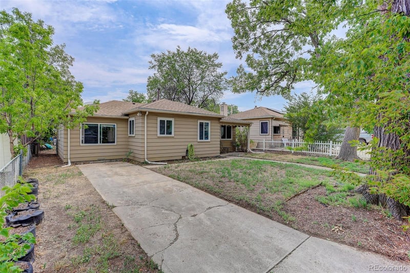 1664 Ironton St, Aurora, CO 80010