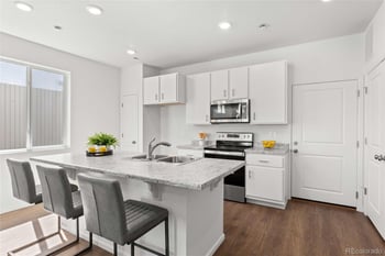 22391 E 46th Ave, Aurora, CO 80019