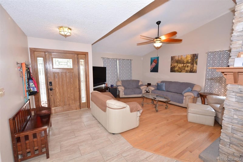 647 Red Cliff Rd, Colorado Springs, CO 80906
