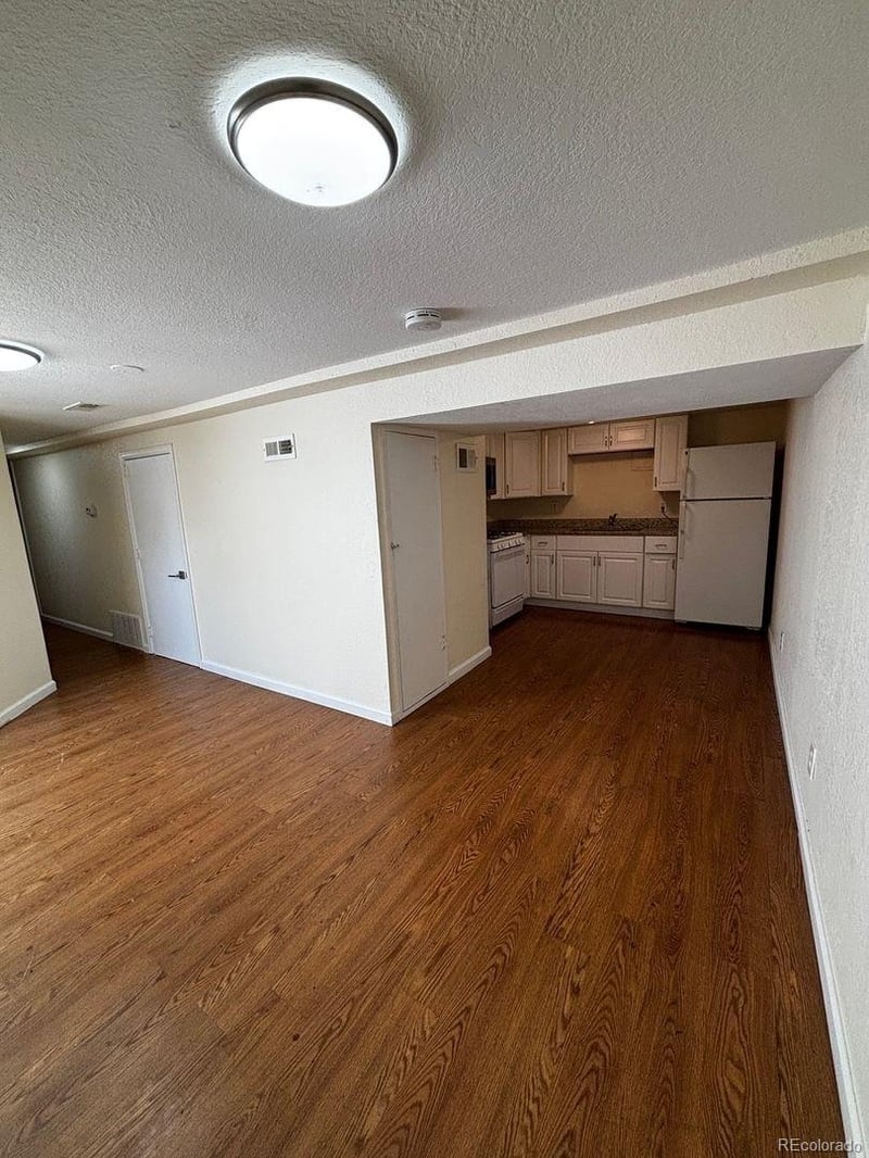 1165 Akron , Aurora, CO 80010