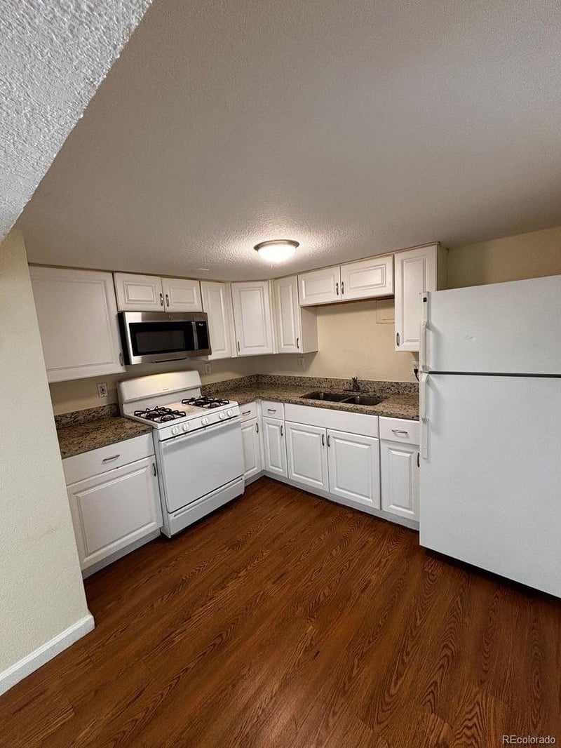 1165 Akron , Aurora, CO 80010