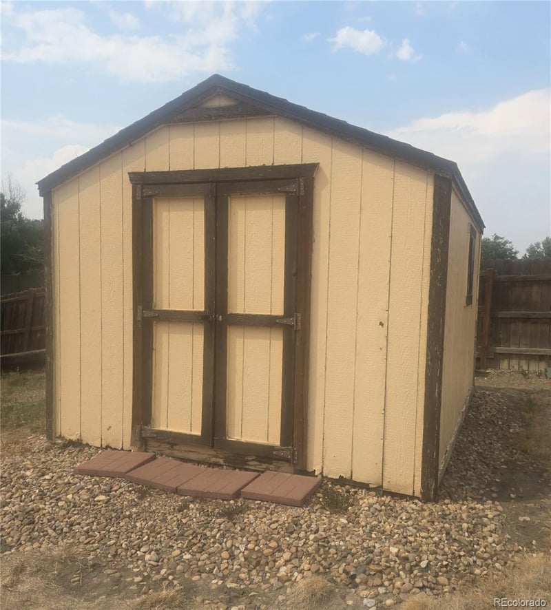 20940 Ida Ave, Aurora, CO 80015