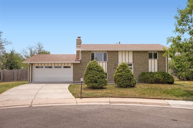 1068 Norfolk St, Aurora, CO 80011