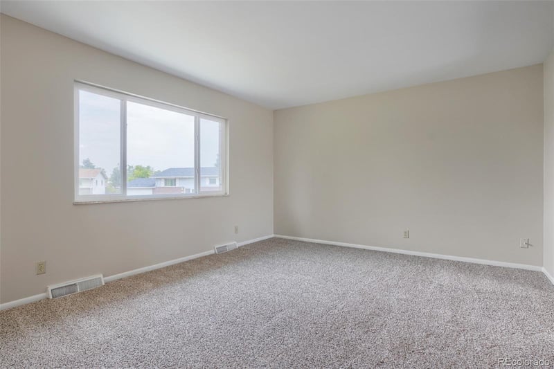 1068 Norfolk St, Aurora, CO 80011