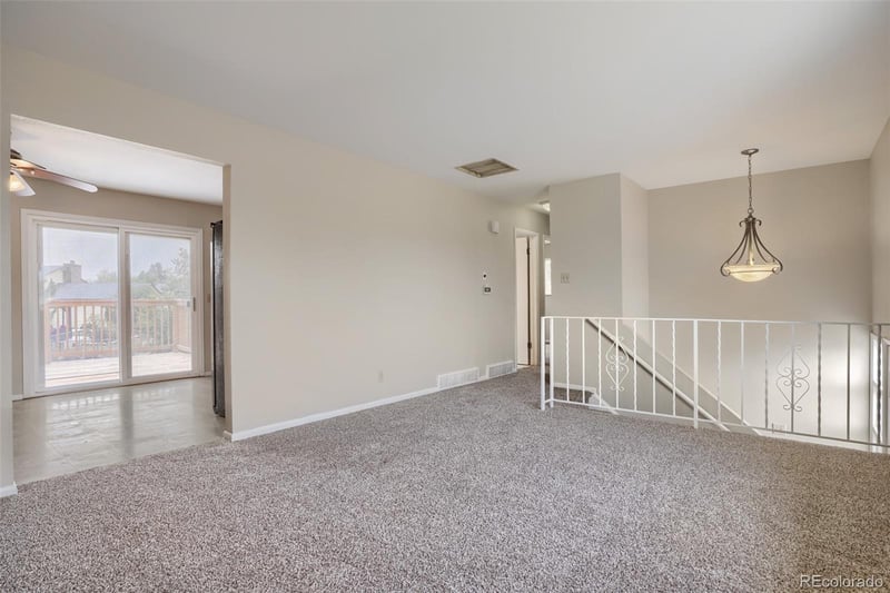 1068 Norfolk St, Aurora, CO 80011