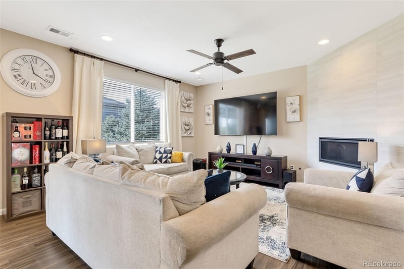 277 Scottsburg Ct, Aurora, CO 80018