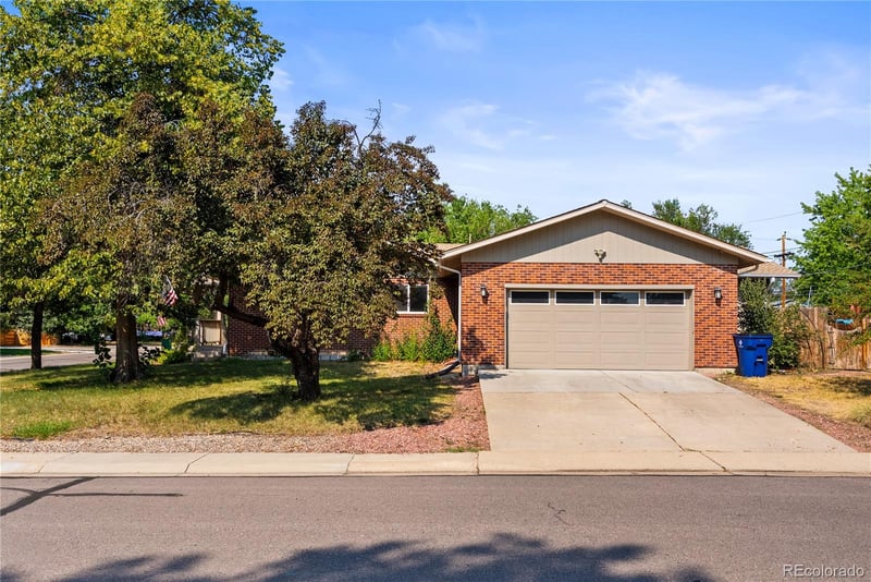 10325 W 16th Ave, Lakewood, CO 80215