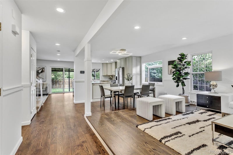 7926 S Roslyn Way, Englewood, CO 80112