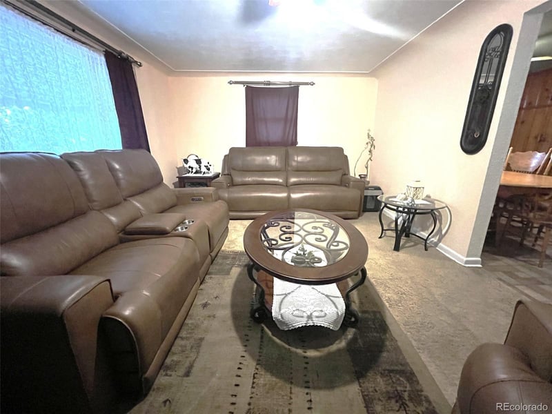 1701 Bahama St, Aurora, CO 80011