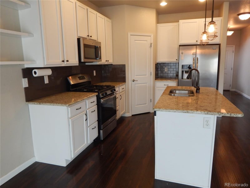1165 Sunrise Cir, Milliken, CO 80543