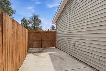1809 E Cottonwood St, Broomfield, CO 80020