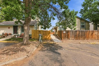 3754 S Danube Cir, Aurora, CO 80013