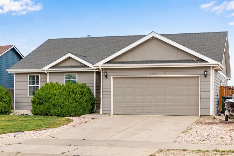 3810 Dove Ln, Evans, CO 80620