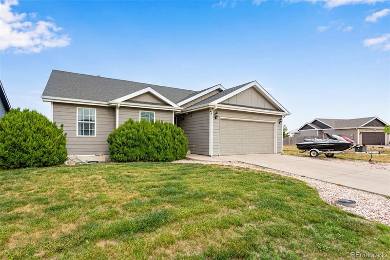 3810 Dove Ln, Evans, CO 80620
