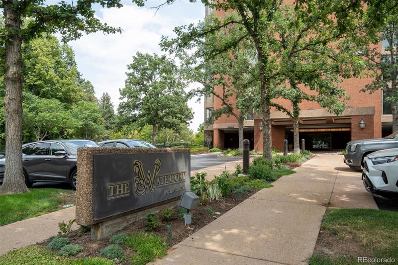 1900 E Girard Pl #806, Englewood, CO 80113