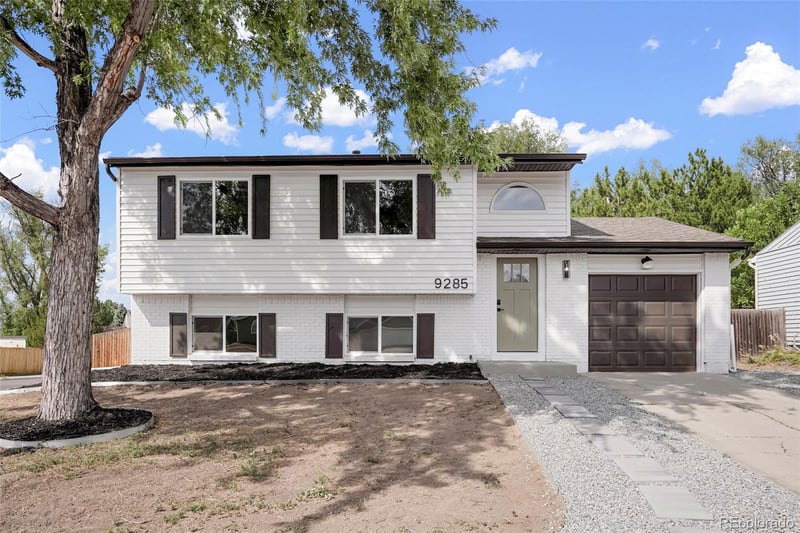 9285 W Wagon Trail Dr, Littleton, CO 80123