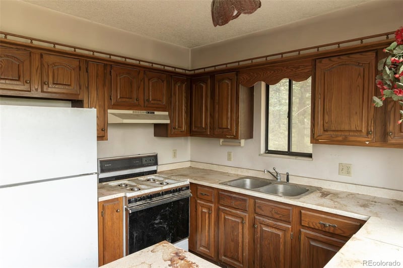 2644 Pathfinder Rd, Florissant, CO 80816