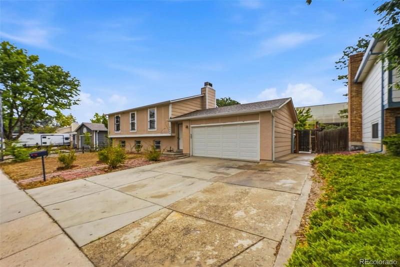16683 E Kansas Dr, Aurora, CO 80017