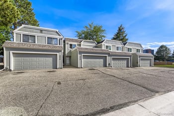 2938 S Parker Ct, Aurora, CO 80014