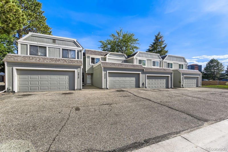 2938 S Parker Ct, Aurora, CO 80014