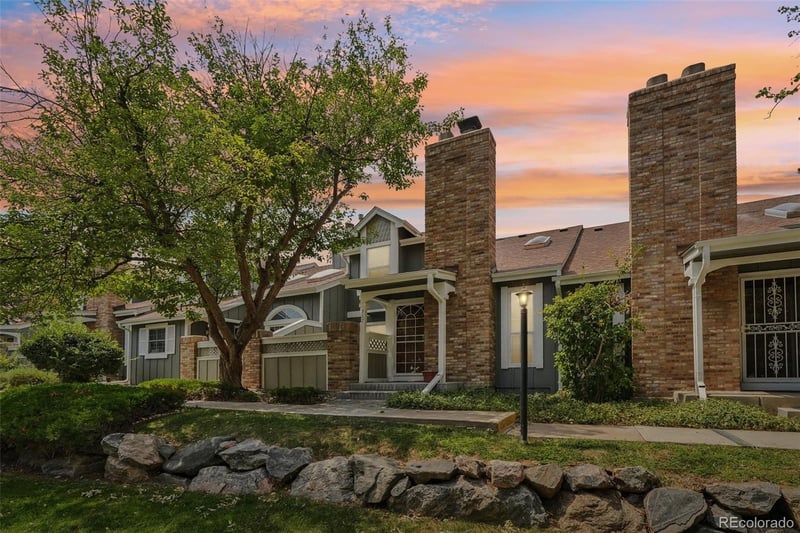 967 S Evanston Cir, Aurora, CO 80012