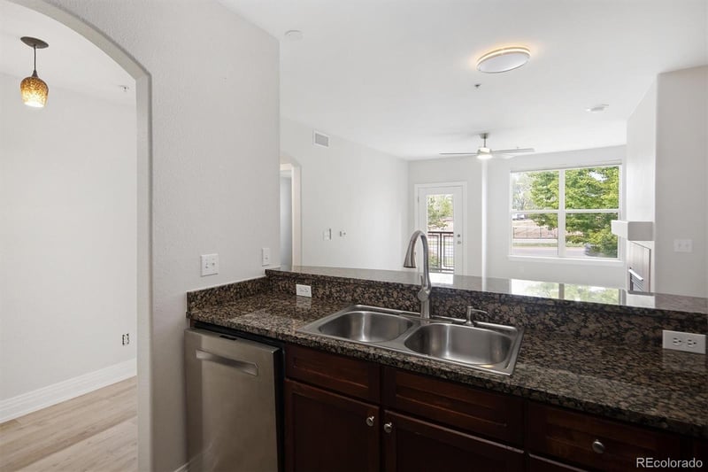 9079 E Panorama Cir #413, Englewood, CO 80112