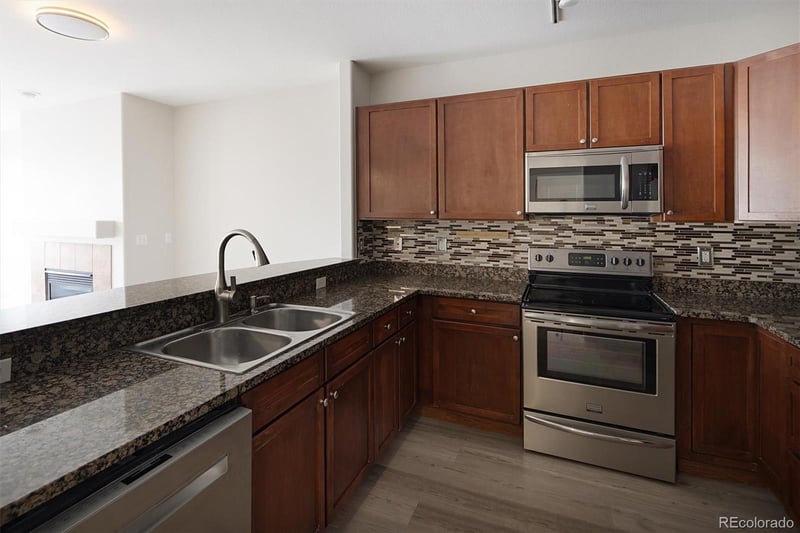 9079 E Panorama Cir #413, Englewood, CO 80112