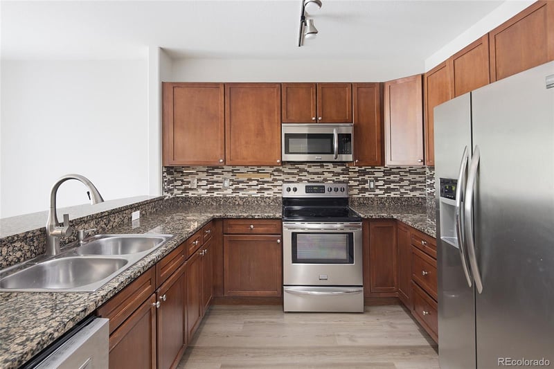 9079 E Panorama Cir #413, Englewood, CO 80112