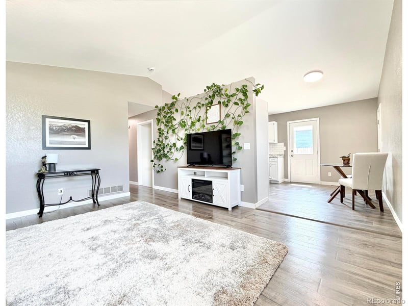 183 Calabria Dr, Windsor, CO 80550
