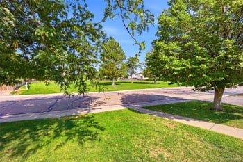 194 Gamble Ln, Pueblo, CO 81001