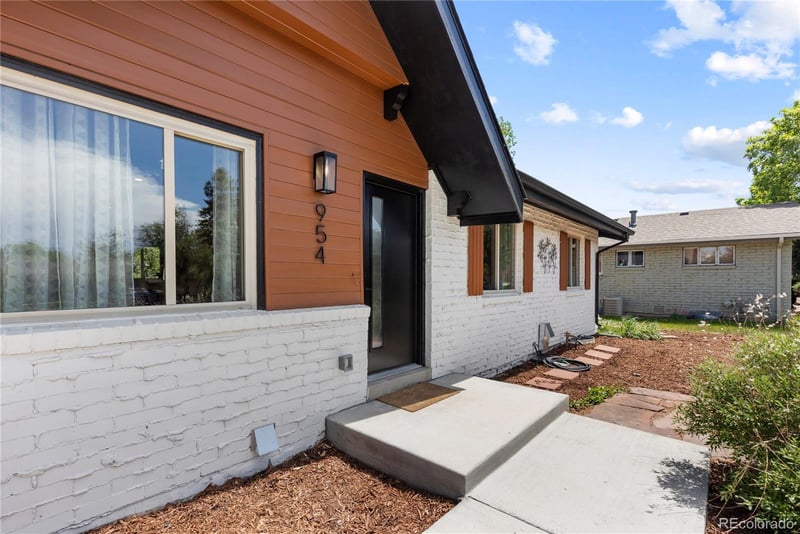 954 S Ivy St, Denver, CO 80224